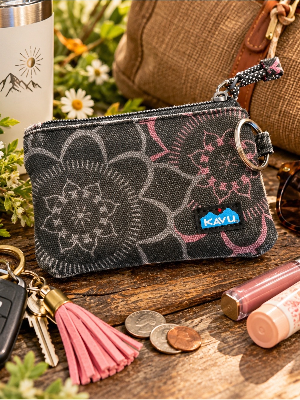 KAVU Stirling Cotton Canvas Zip Wallet ID Case Key Ring Geometric Medallion